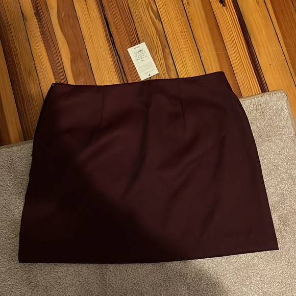 Elegant Burgundy Women's Skirt - Picture 5 of 5